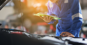 Nie wieder beschlagene Autoscheiben: diese Tipps helfen