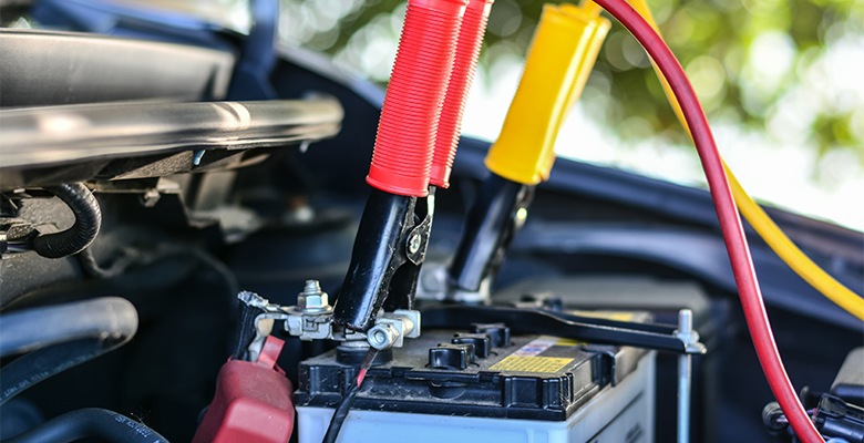 Wir wärmen die Autobatterie für den Winter - AvtoTachki